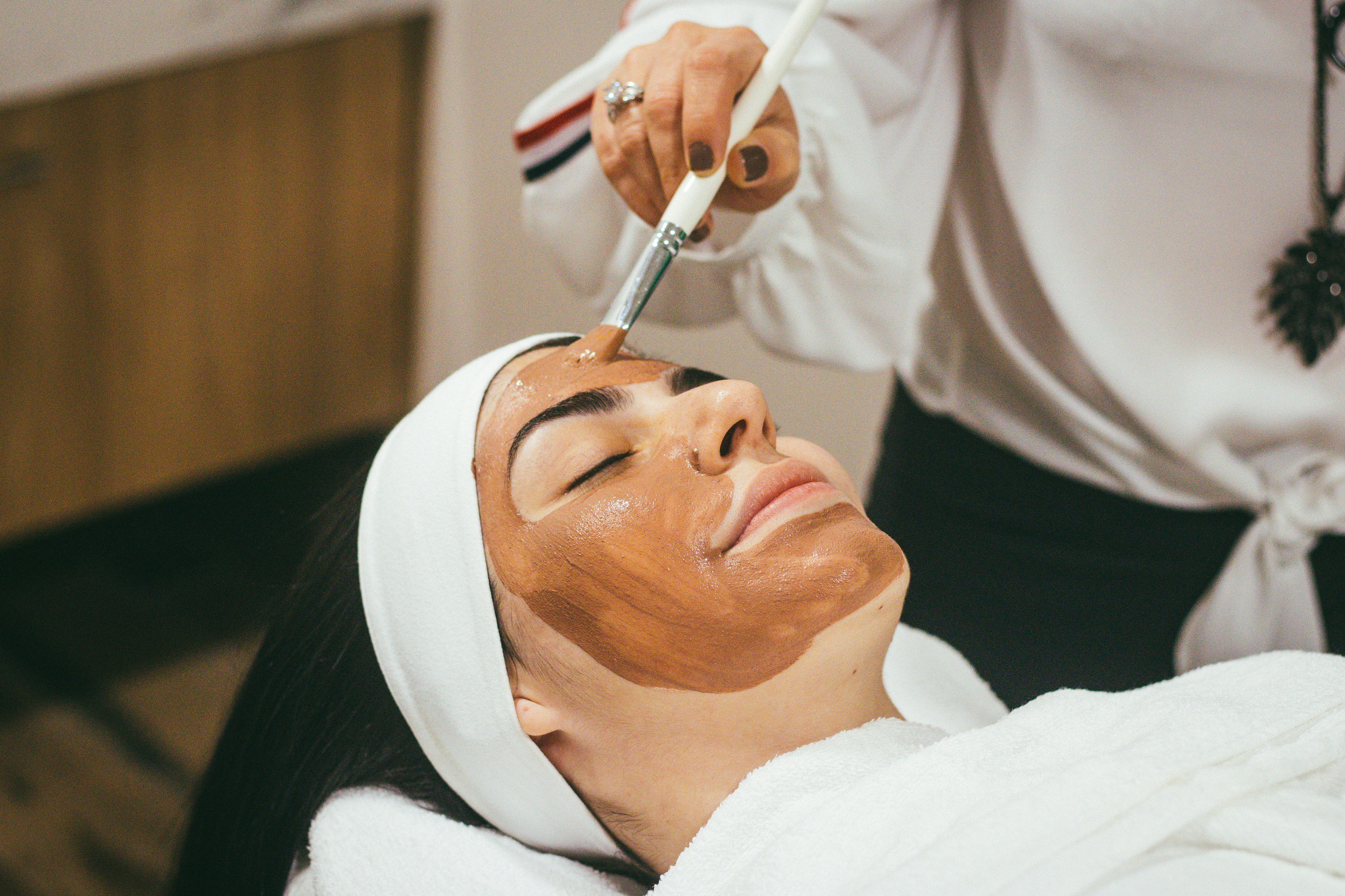 Cabina privada de tratamientos faciales con equipamiento de última generación