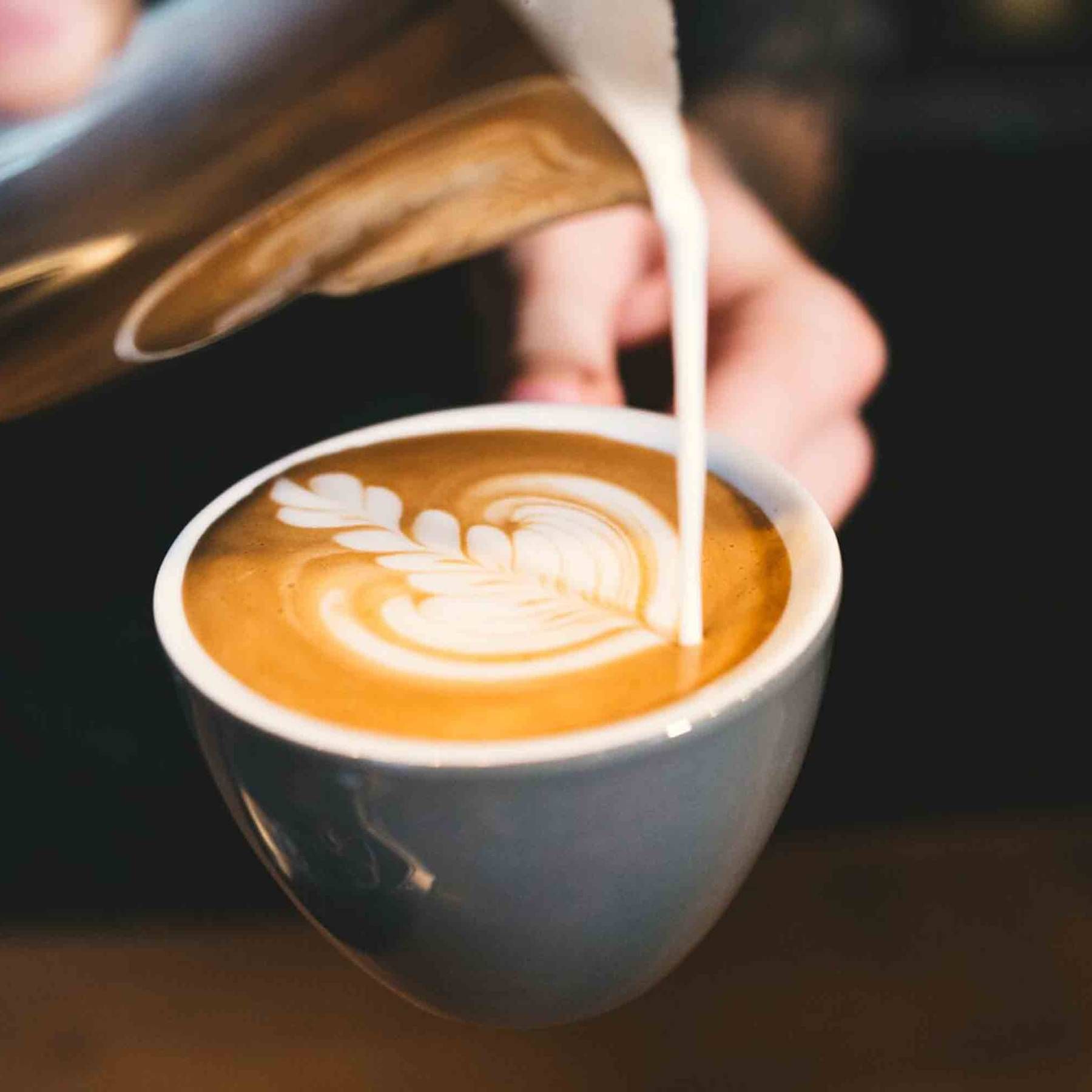 Flat white con arte latte