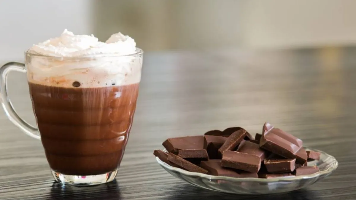 Submarino: chocolate caliente con leche